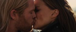 Thor Jane kiss